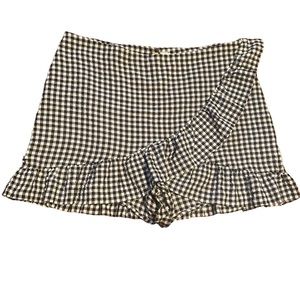 H&M Size 8 (EU 40) Black & White Skorts with side zip closure